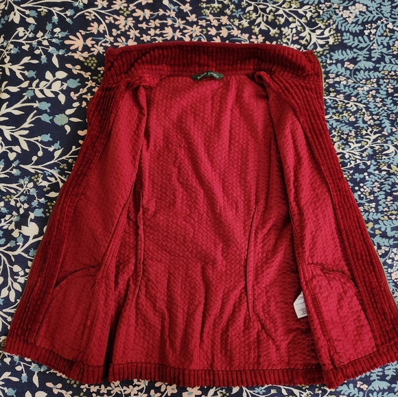 *Woolrich Women's Kinsdale Full Zip Corduroy Vest, Deep Ruby Medium - Picture 8 of 12